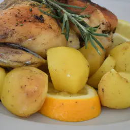 Gebackene Hähnchenbrust mit Rosmarinkartoffeln